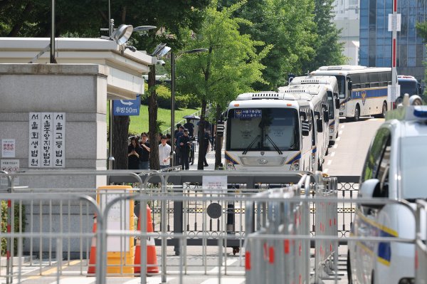 兴旺国际投资 韩国前总统尹锡悦抵达法院，出席拘留令必要性审查