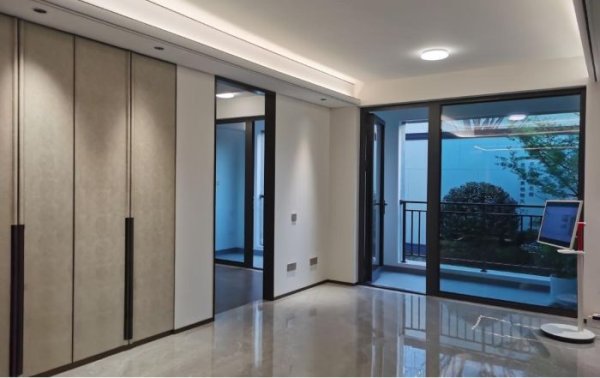 云策略 “好房子”鲶鱼效应来袭，北京新房竞争白热化，老项目“推工抵房、改装标”求去化